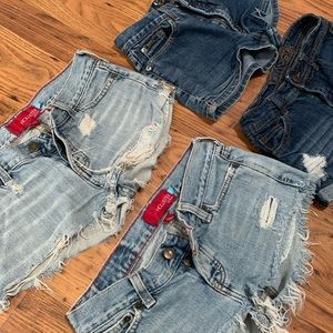 4 Vintage shorts (HOLLISTER, XOXO, Vanilla star)